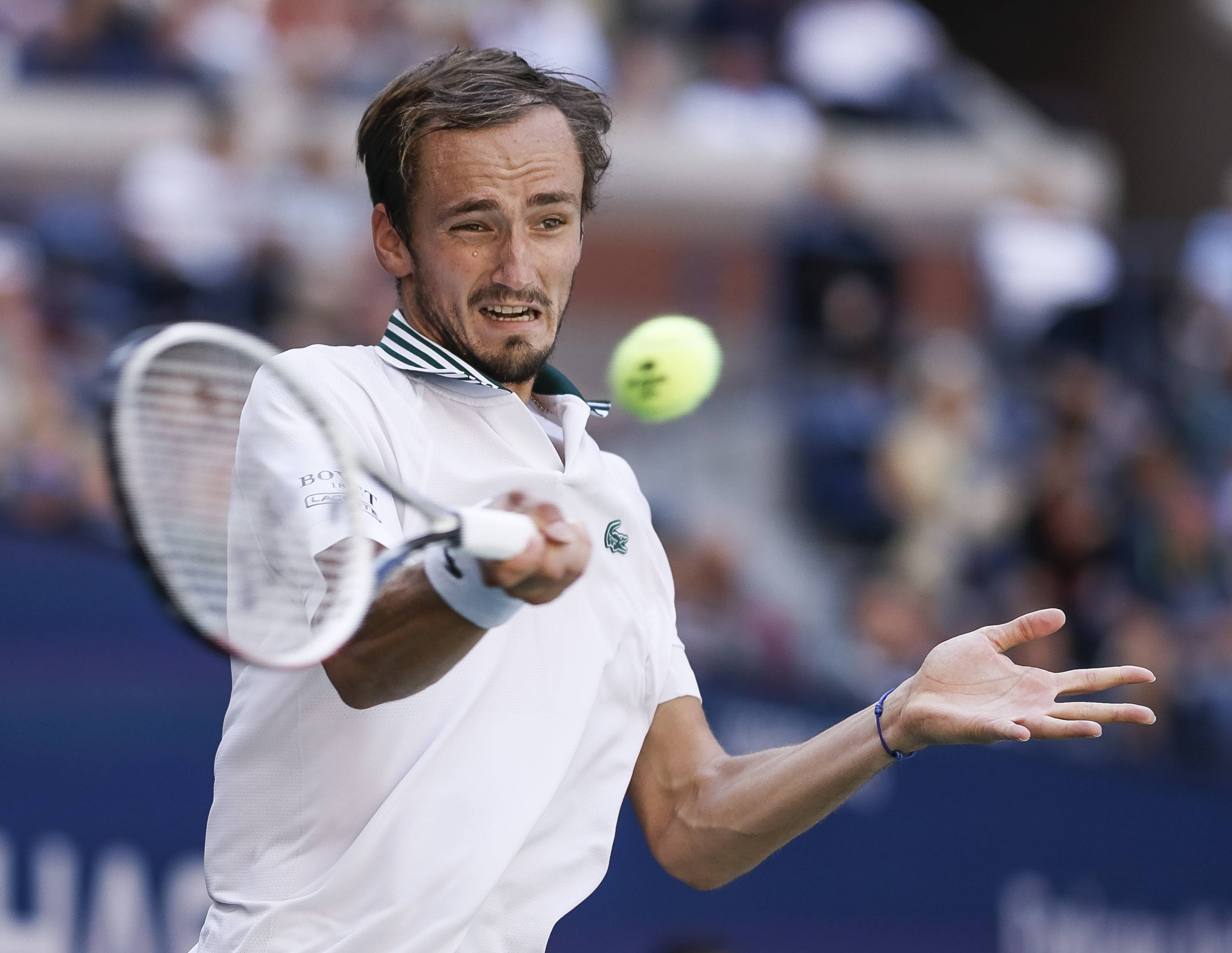 年终总决赛力克美网，梅德韦杰夫点燃赛场