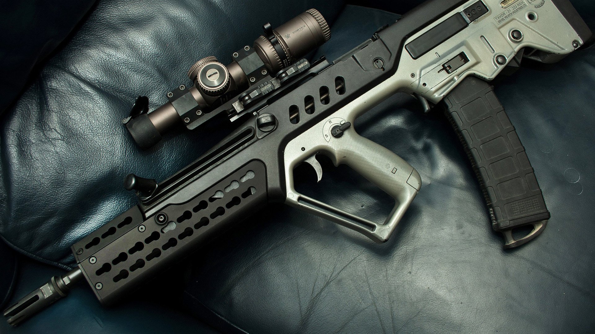 最忙碌的观众,欧冠硝烟中的勒布朗·詹姆斯如何用篮球统治足球之夜