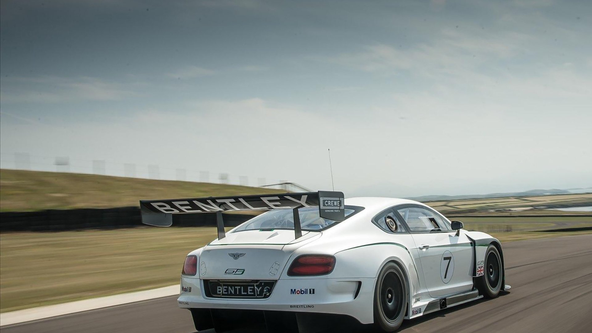 巅峰对决！国王新王登基，世界排名焦点战中踏平步行者